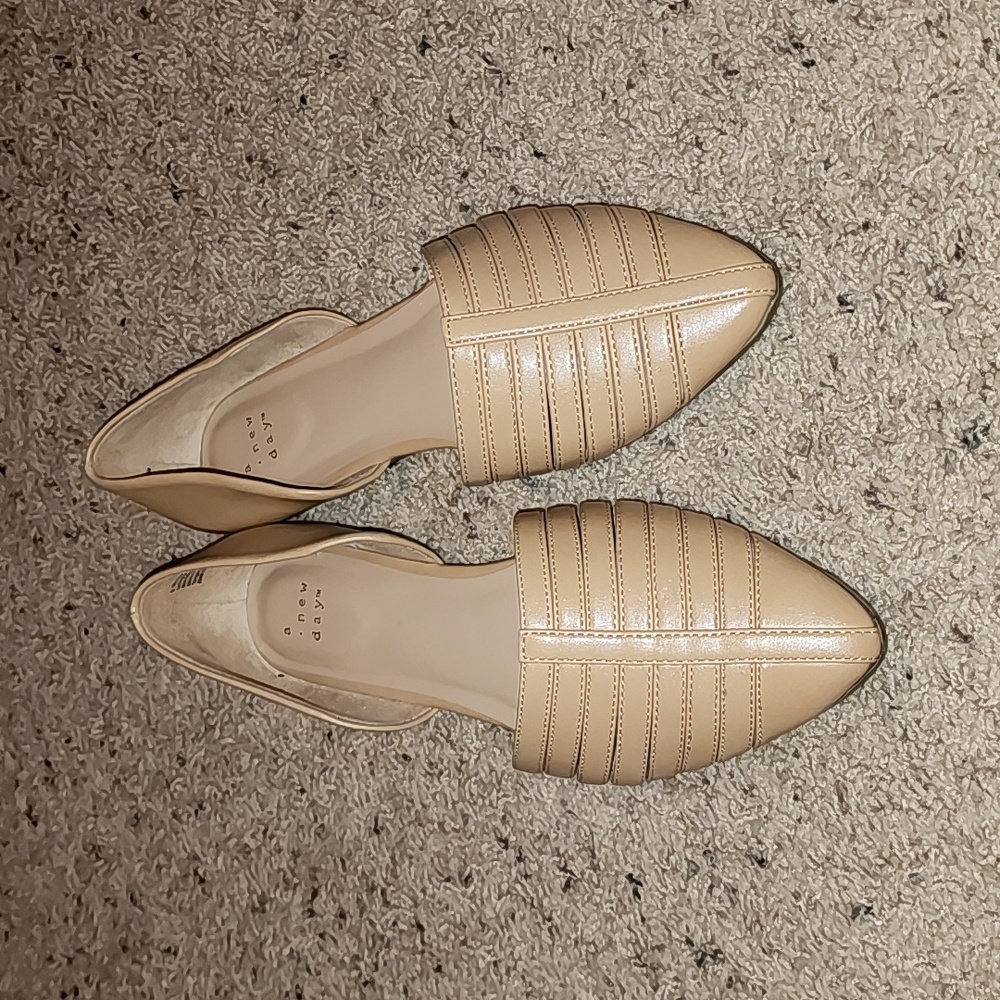 A new day flats. Size 8. Tan color. Casual.